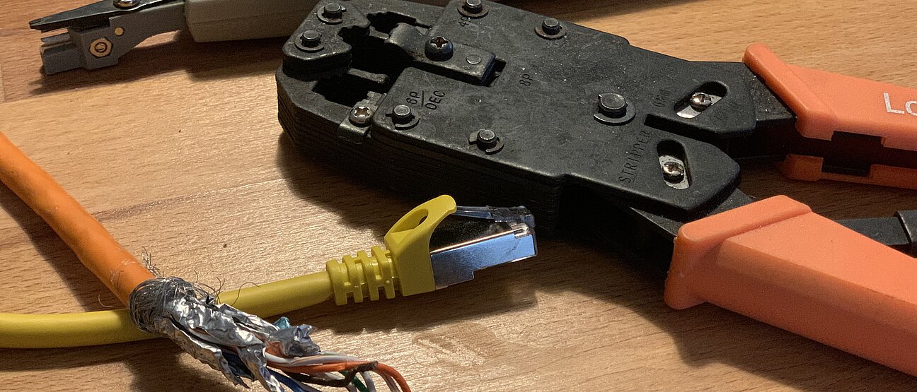 Crimpzange Set zur Netzwerkinstallation Crimpzange Set zur Netzwerkinstallation